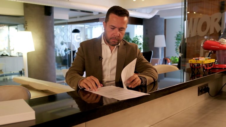 Türk dizilerini tüm dünyaya satan adam / İzzet Pinto’nun hikayesi