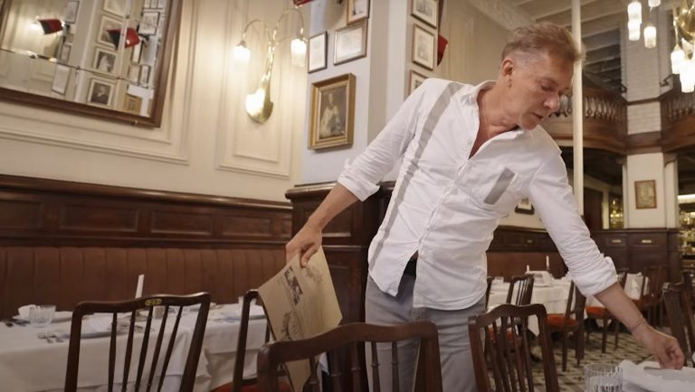 Atatürk’ün masasına kimse oturamıyor / 100 yıllık müze gibi restoran