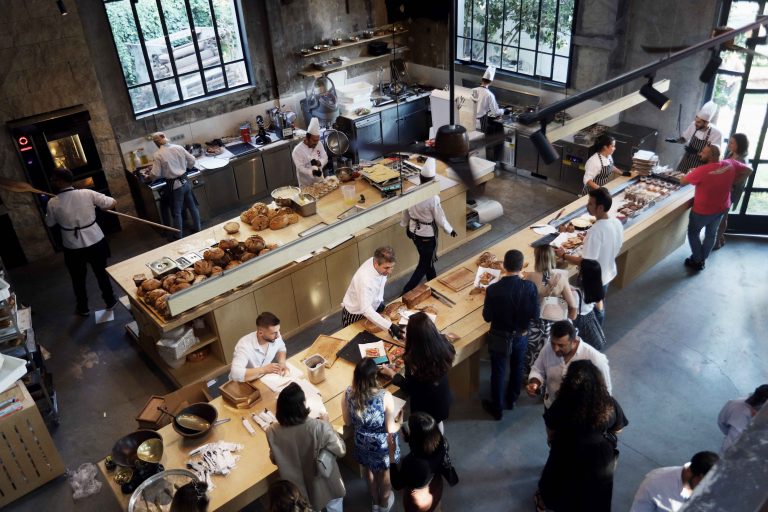 Avrupa’nın en büyük kahve mağazasını İstanbul’da açtı