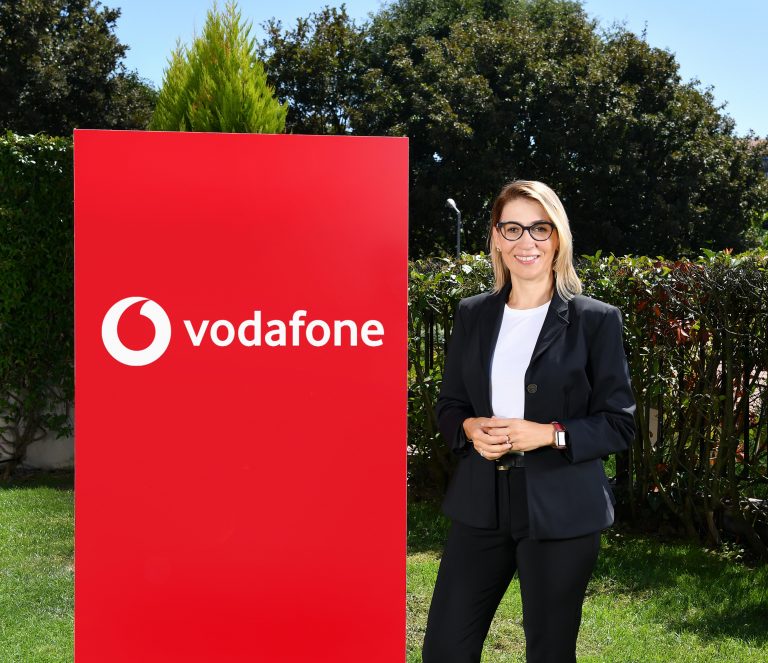 Vodafone internette fiyatı yarıya düşürdü