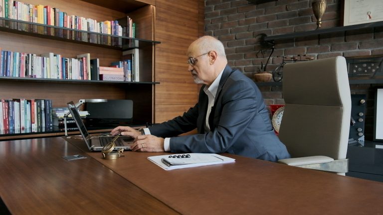 Ankara’da gecekondudan cam balkon devine Albert Genau