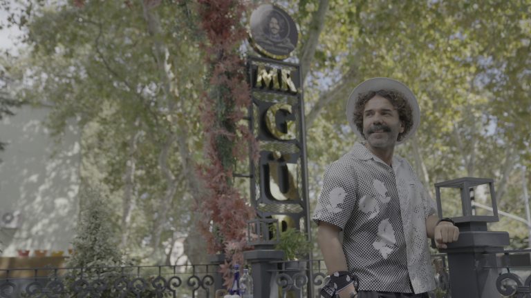 Etin kitabını yazan adam / Gürkan Şef’in Denizli’den dünyaya hikayesi