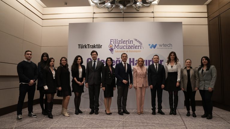 Üniversiteli kız öğrencileri teknolojiye çekmek için önemli işbirliği