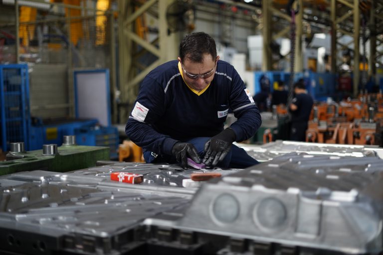 Avrupa’nın en eski kauçukçusunu Türkler aldı