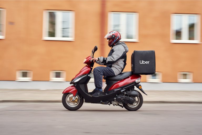 Uber İstanbul’da kurye işine başlıyor