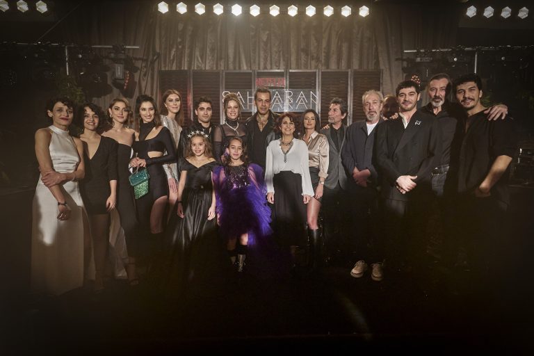 Netflix’in yeni Türk dizisi Şahmeran yayında