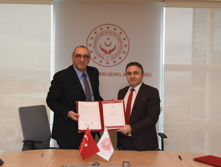 DeFacto, çocukların bir yıl boyunca giyim ihtiyacını karşılayacak