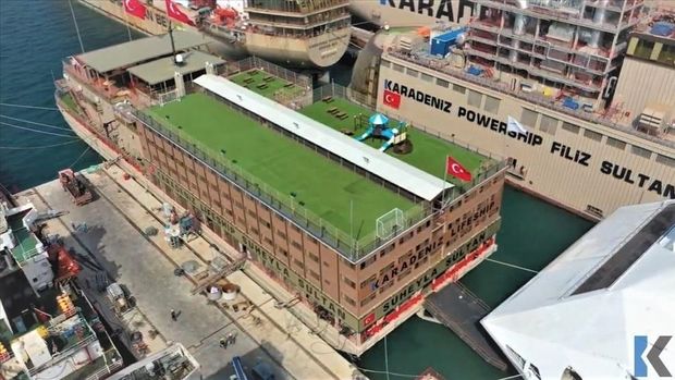 İki yüzer kent İskenderun’a doğru yola çıktı