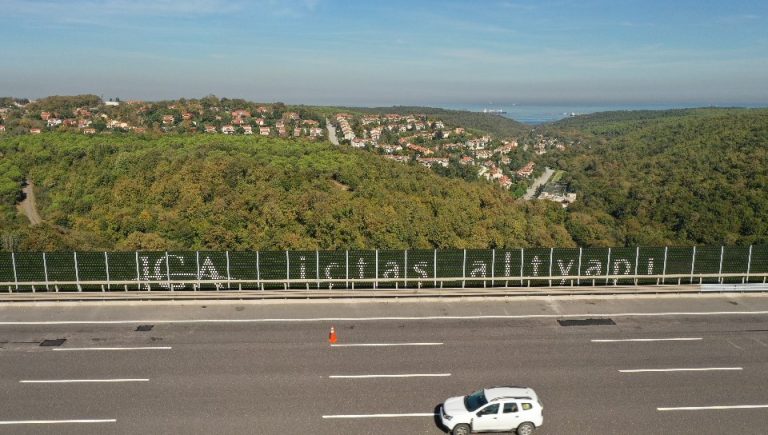 Kuzey Çevre Otoyolu’ndaki atık lastikler ses bariyerine dönüştü