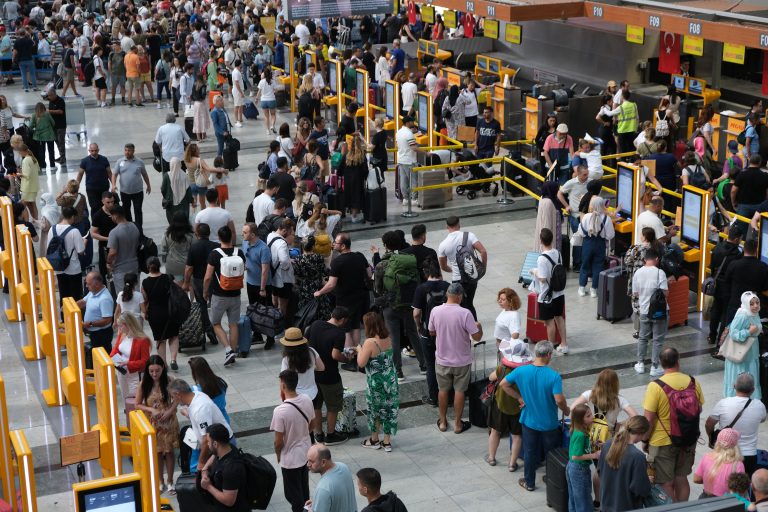Sabiha Gökçen’de bir Temmuz rekoru daha