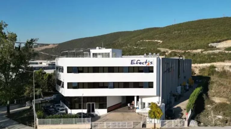 Çalışanlarına 30 bin lira tatil parası verdi