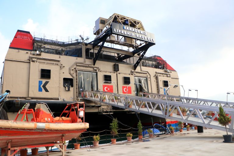 Rauf Bey Lifeship gemisi, İskenderunlu öğrenciler için lise oldu