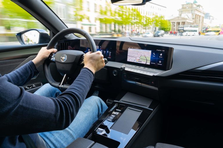 Opel Astra Elektrik Türkiye’de satışa sunuldu