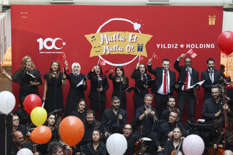 Yıldız Holding Geleneksel ‘Mutlu Et Mutlu Ol’ Günü’nü Cumhuriyetin 100. yıl coşkusuyla kutladı