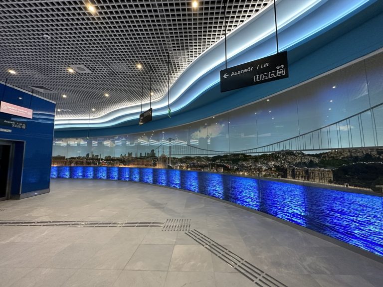 Gayrettepe’de Sanat ve Kültür Dolu Metro Yolculuğu Başladı!