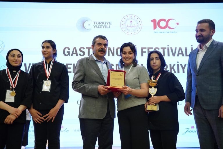 En lezzetli yemekler Siirtli öğrencilerden