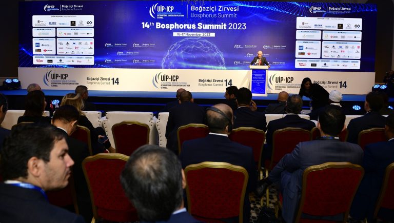 Boğaziçi Zirvesi 15. yılında geleceğe köprüler kuruyor