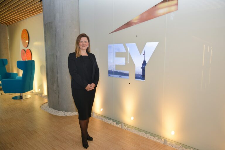 Dünya ekonomisinde büyüme artacak, enflasyon düşecek