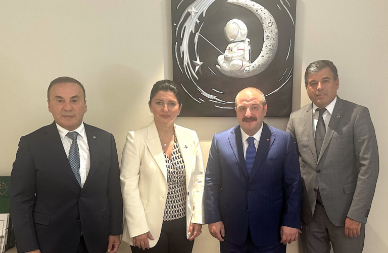 İMİB Yönetim Kurulu’ndan Alparslan Bayraktar ve Mustafa Varank’a ziyaret