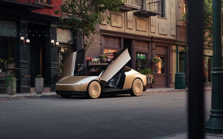 Elon Musk Robotaksi’yi ve Robovan’ı tanıttı