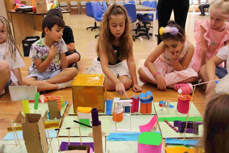 Yarıyılda Çocuklar Tasarımın Yaratıcı Dünyasına Adım Atacak