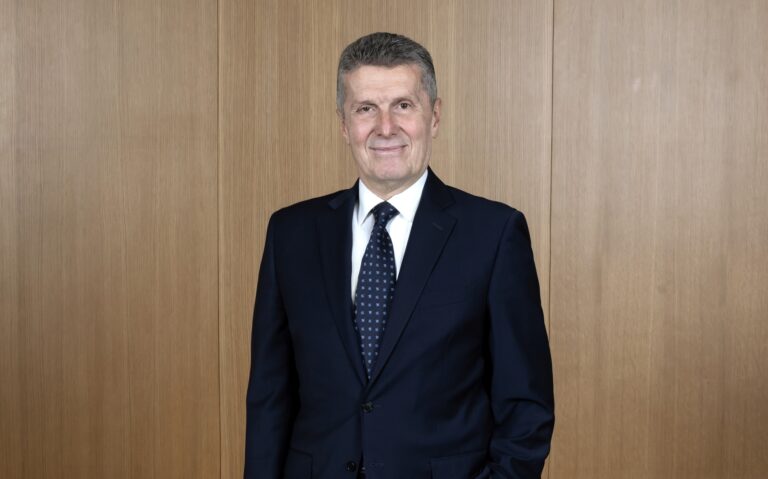 100 yıllık Sabancı’da ilk kez patron koltuğu aile dışından birine emanet