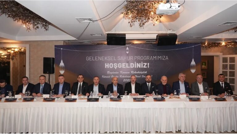 Türk iş dünyası sahurda küresel rekabeti konuştu