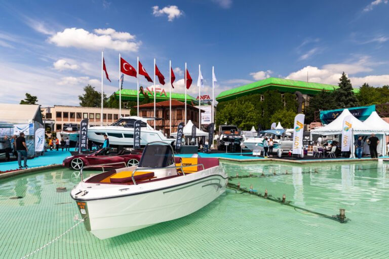 Milyonluk tekneler Başkent’e demirleyecek