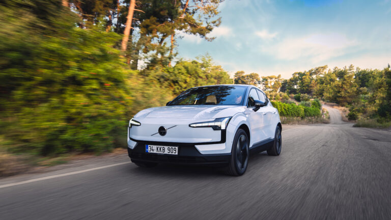 Volvo’nun Elektrikli SUV’u EX30 Türkiye’de