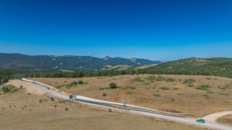 Hareket Türkiye’nin En Uzun Rüzgar Türbini Kanatlarını Taşıdı
