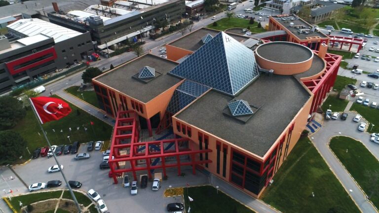 Bursa’da 250 Büyük Firmanın Satışları Arttı, Kârları Eridi