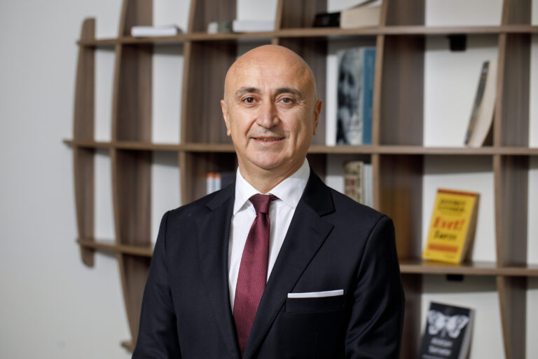 Borusan Grubu’nda bayrak değişimi