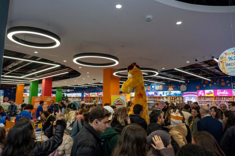 Toys“R”Us Türkiye iİlk mağazasını Terminal Kadıköy’de açtı